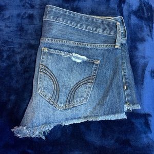 Mid rise Hollister Jean shorts SIZE 9 W 29